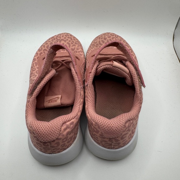 Nike Toddler Girls 9C Pink and White Leopard Cheetah Sneakers with Velcro Strap - Picture 3 of 7